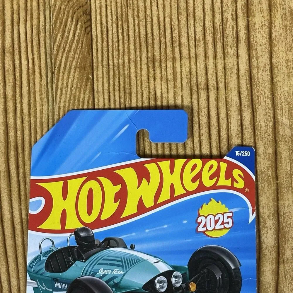 Hot Wheels Factory Fresh 2024 & 2025 Vespa Alpha Romeo Morgan Super‎ 3 Car Lot